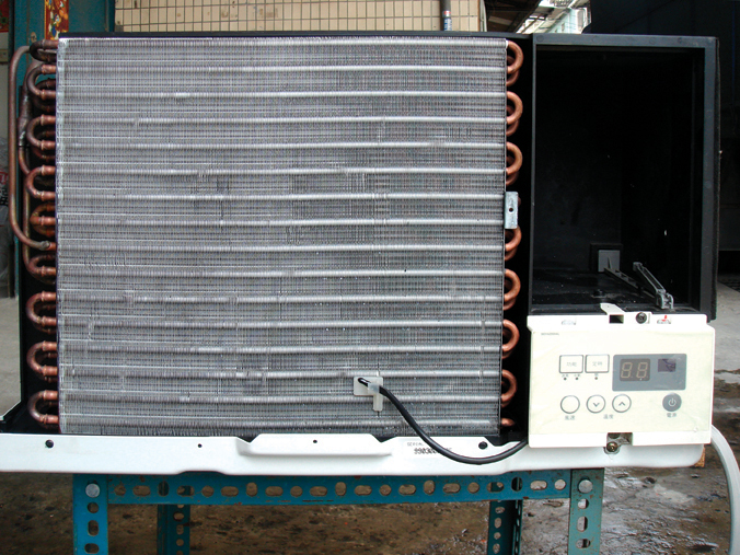 SK-101 鋁潔劑-清洗後-窗型冷氣機鋁鰭片縫隙更清楚通透度改善