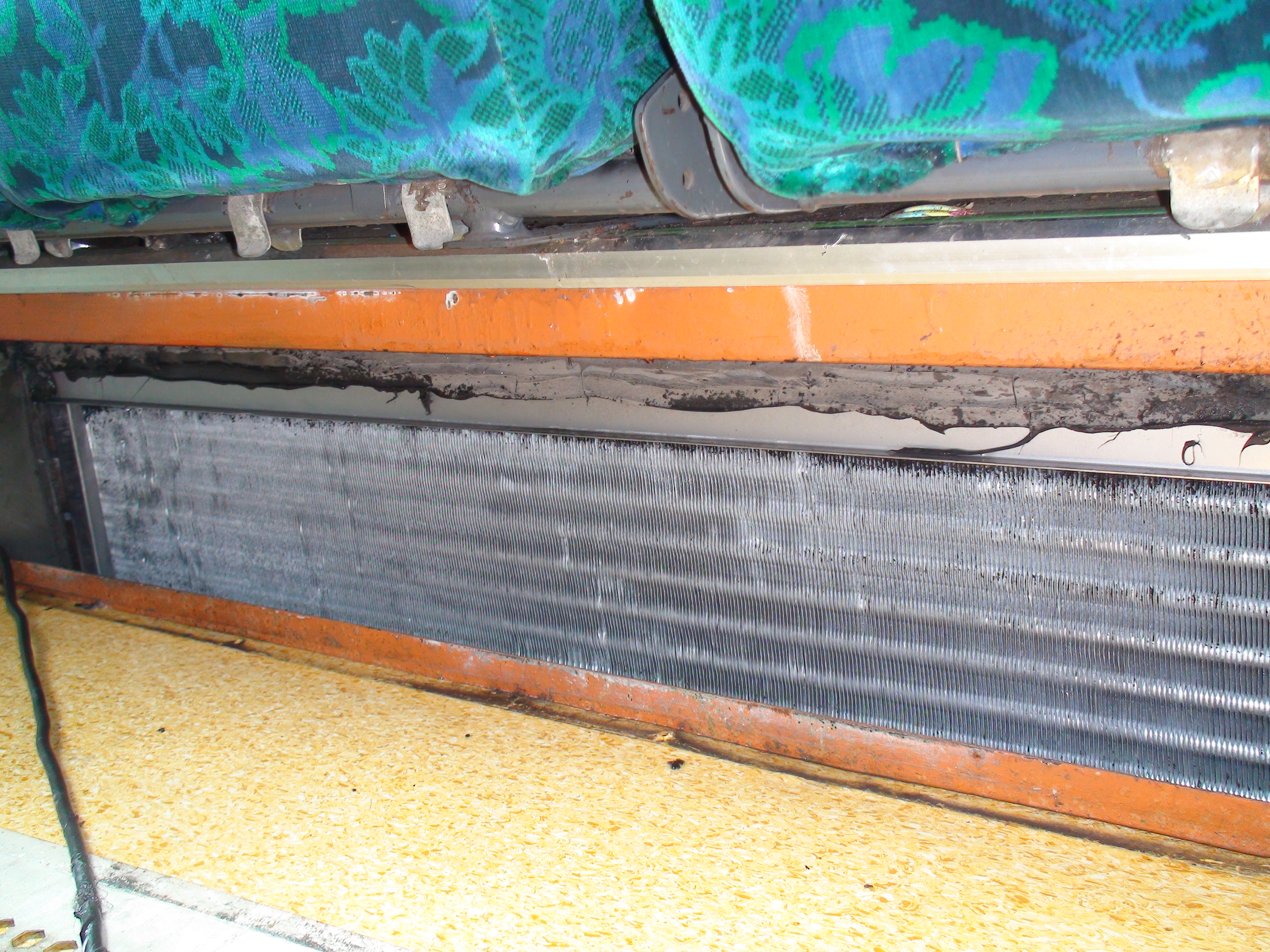 SK-101 鋁潔劑-清洗後-遊覽車散熱片鋁鰭片縫隙通透度改善