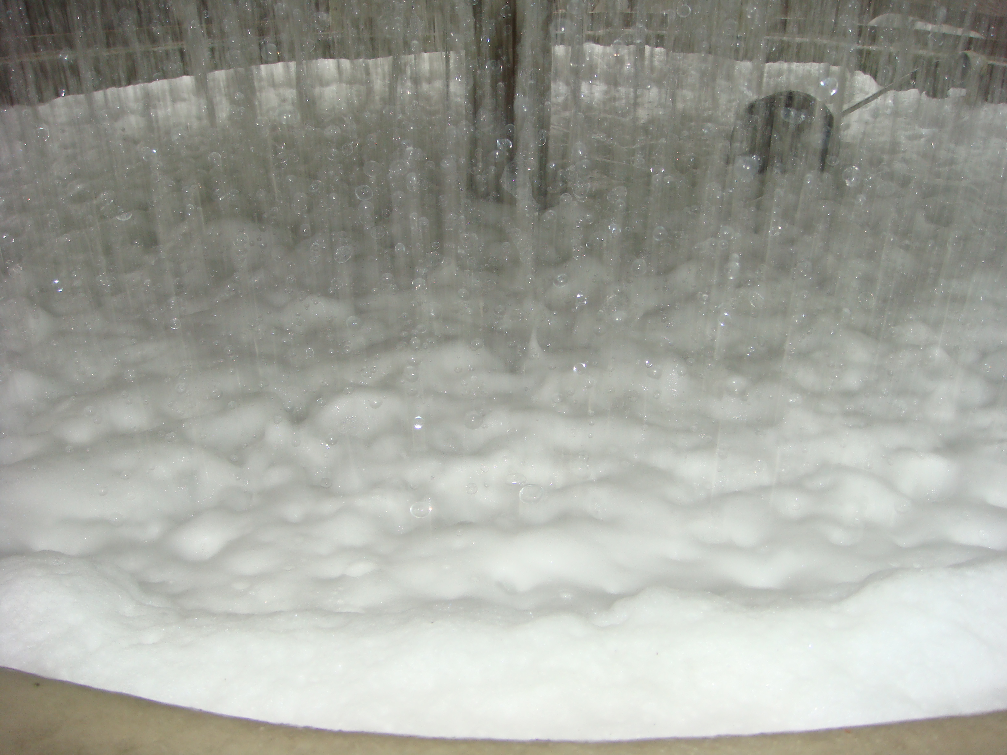 清洗中：泡沫堆積影響循環與判讀