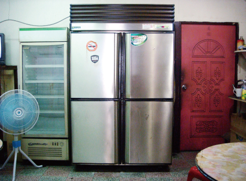 SK-105 重油污鋁潔劑應用設備：落地式冷凍櫃冷凝器散熱鋁片